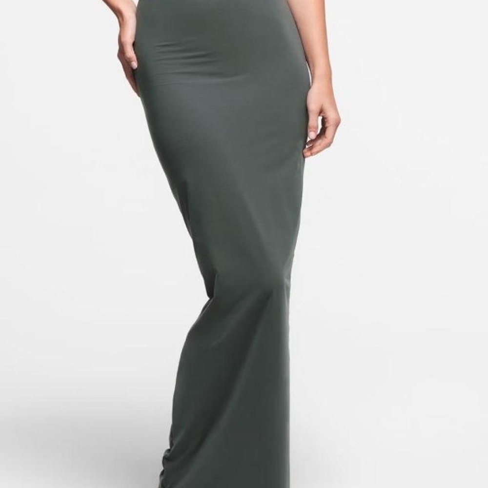 Skims skirt